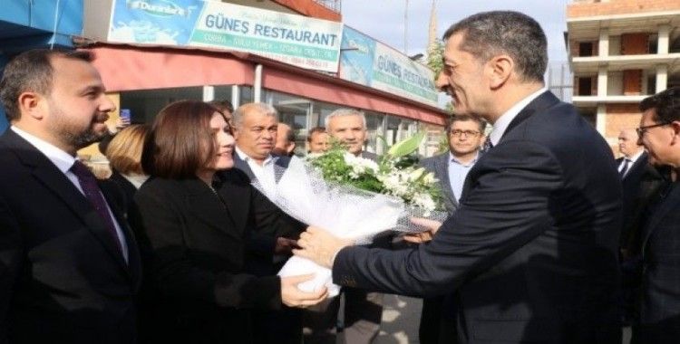Bakan Selçuk, Antalya'da ziyaretlerde bulundu