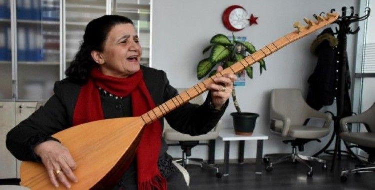 'Müzik şehri' Kırşehir'in kadın halk ozanı: Ayşe Tekin