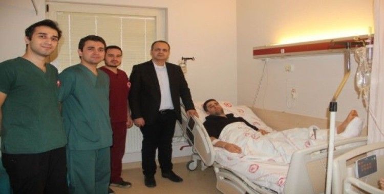 Elazığ'da göçük altında kalarak yaralanan depremzede Isparta'da ameliyat oldu