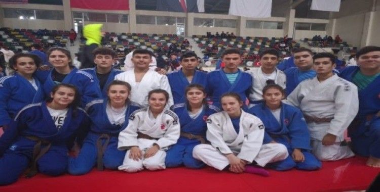 Yunusemreli 11 judocu milli takım kampına davet edildi