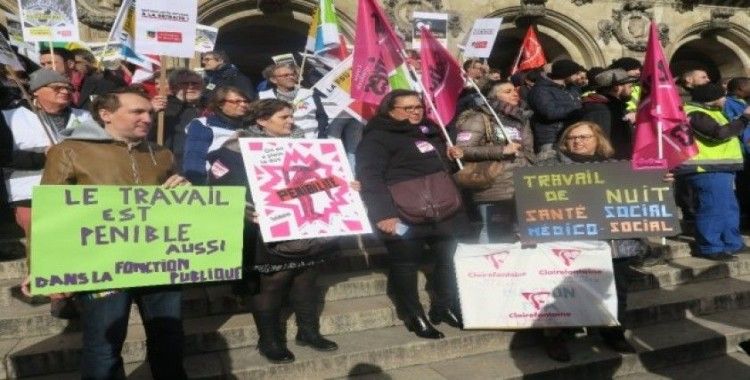 Fransa’da kamu çalışanlarından emeklilik reformu protestosu