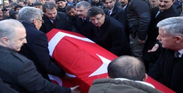 Bakan Koca çığ faciasında hayatını kaybedenlerin cenaze törenine katıldı
