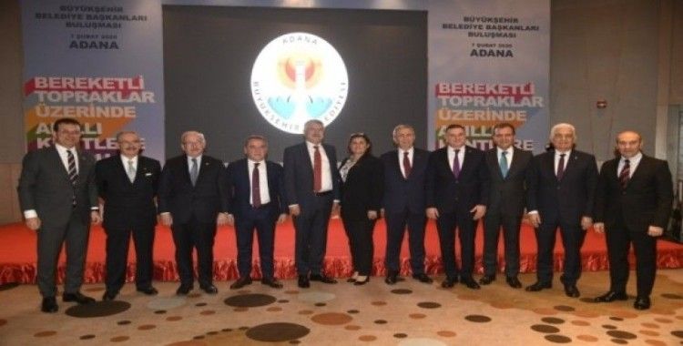 CHP’nin 11 büyükşehir belediye başkanı Adana’da buluştu