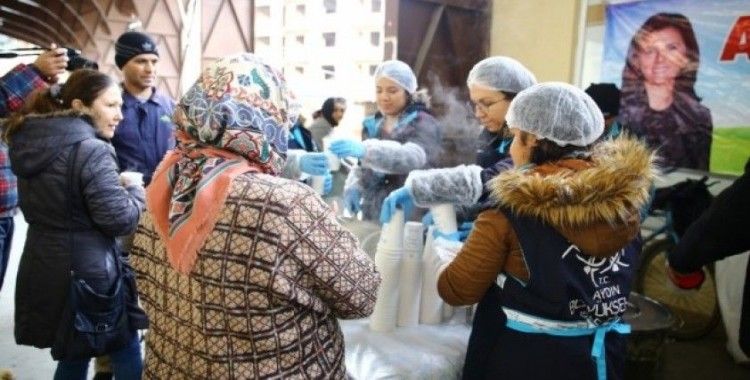 Aydın’da pazarcı esnafı ve vatandaşlar büyükşehrin çorbasıyla ısınıyor