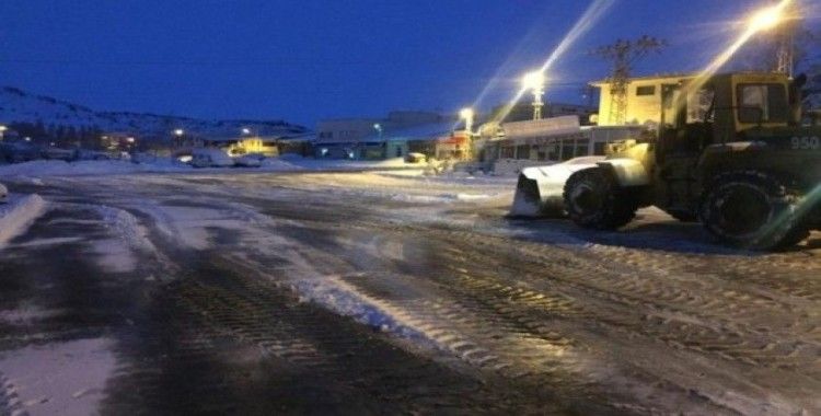 Nevşehir’de tüm mahallelerde karla mücadele çalışmaları sürüyor