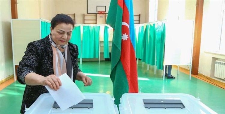 Azerbaycan'da seçim yasakları başladı