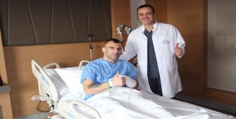 Parmağı kırılan Petar Skuletic, ameliyat oldu