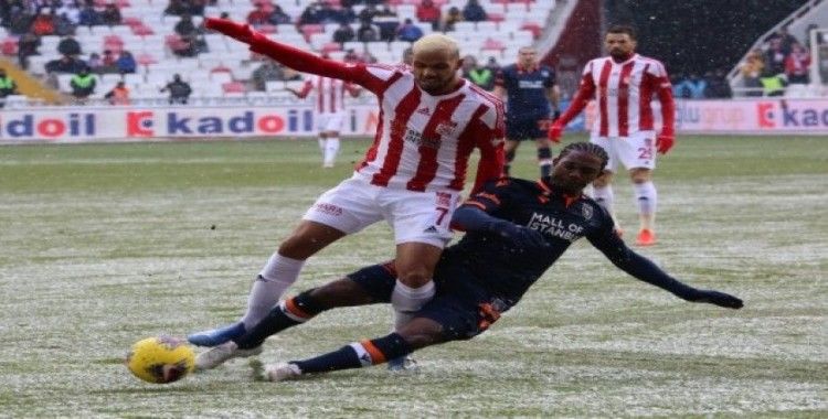 Süper Lig: DG Sivasspor: 0 - Medipol Başakşehir: 0 (İlk yarı)
