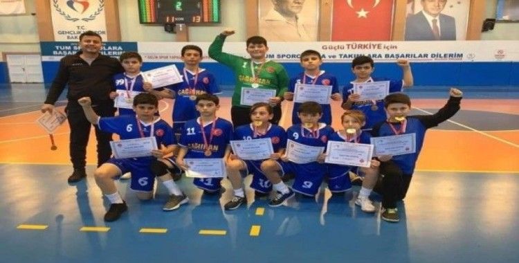 Ahmet Paşa Orta Okulu Yarı Finalde