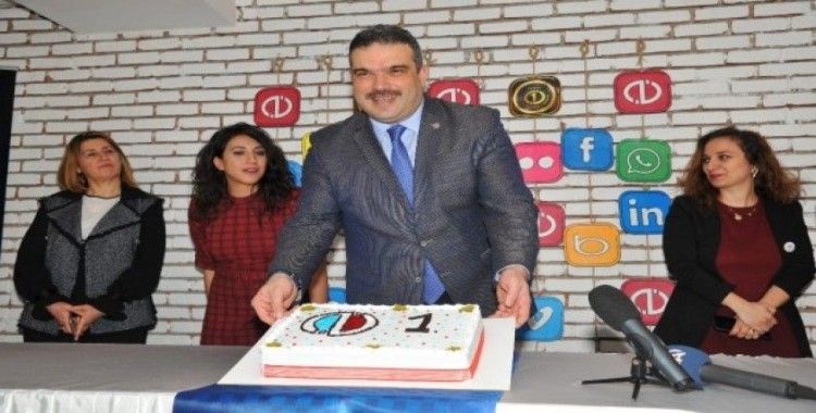 Anadolu Üniversitesi sosyal medya birinciliğini kutladı