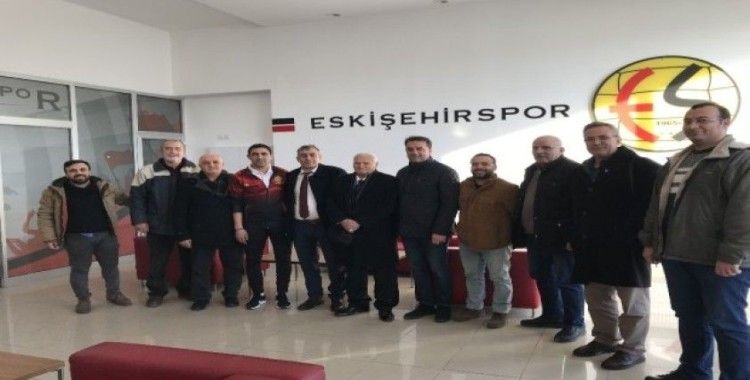 Eskişehir Siirtliler Vakfı’ndan Teknik Direktör Özer’e ziyaret