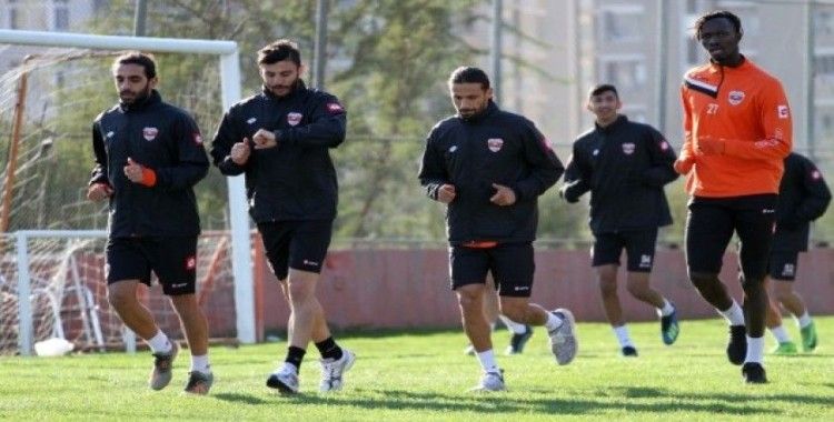 Adanaspor’da Erzurumspor maçı hazırlıkları başladı