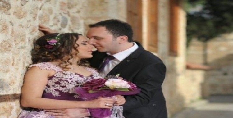 Yeni evli çiftin geçirdiği kazada ağır yaralanan gelin yaşam savaşını kaybetti