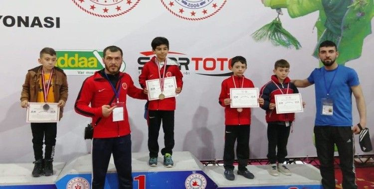 Türkiye Wushu Şampiyonu Merkez Ortaokulundan