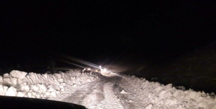 Siirt’te 95 köy yolu ulaşıma açıldı, köylüler kar esaretinden kurtuldu