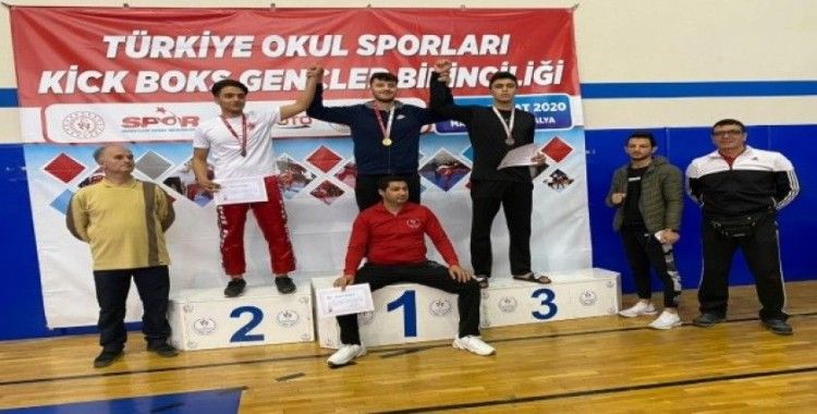 Develili sporcu Kickboks Türkiye Şampiyonasında 3. Oldu