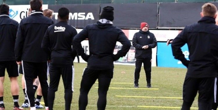 Beşiktaşlı futbolcular Sergen Yalçın ile çıkışı sürdürme peşinde