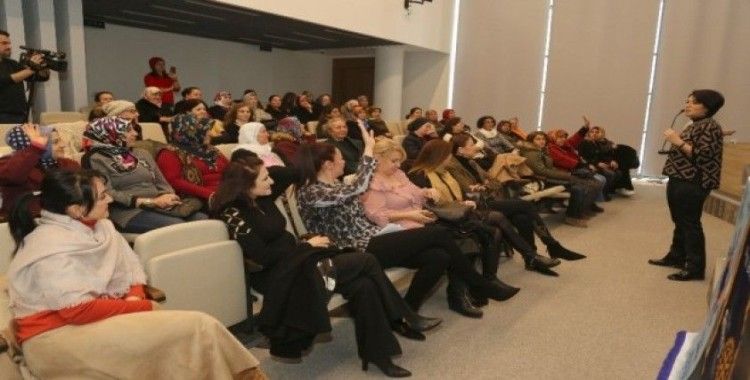 Mezitli’de kadınlara mutlu bir aile için iletişim eğitimi verildi