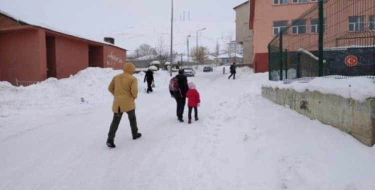 Bingöl’ün Karlıova ve Kigı ilçelerinde okullara kar tatili