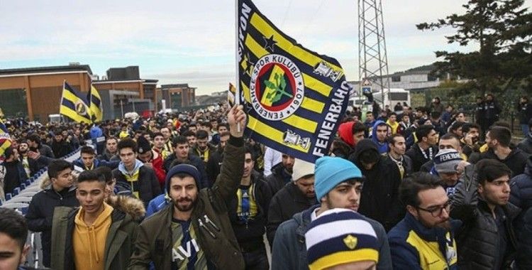 Fenerbahçeli taraftarlar Riva'da toplandı
