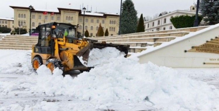 Kastamonu’da karla mücadele çalışmaları sürüyor
