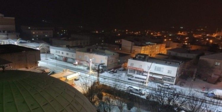 Çınar’da kar nedeniyle okullar tatil edildi