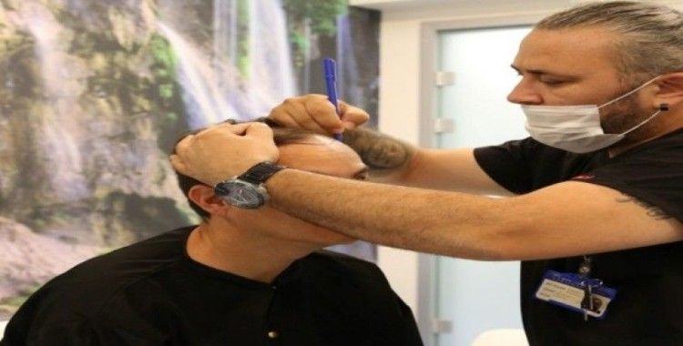 DoctorZen CEO’su İsmail Zengin: ”Saç ektirenlerin sayısı da artıyor yaşı da”
