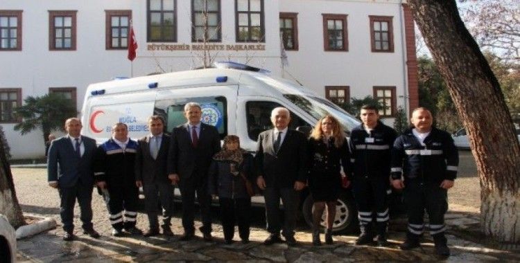 Hizmetten memnun kalan vatandaş ambulans bağışladı