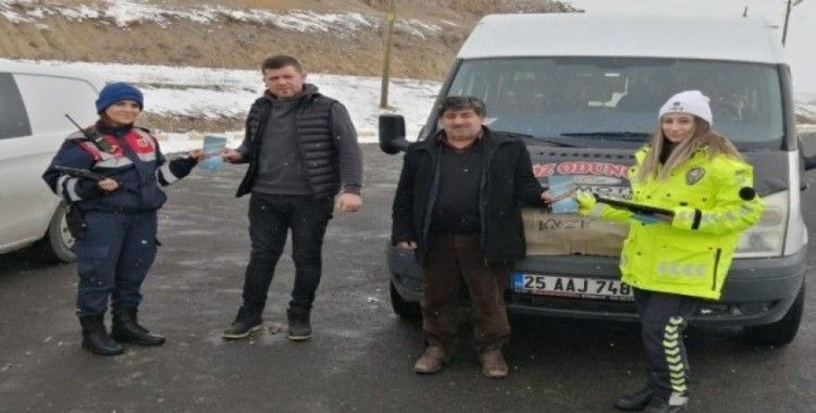 Köprüköy’de Jandarma ve Polis ortak trafik uygulaması yaptı