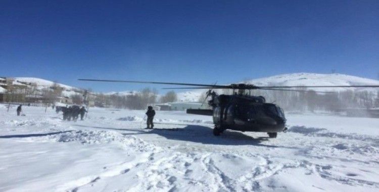 Yolların kapandığı Van’da hastalar helikopterle sevk ediliyor