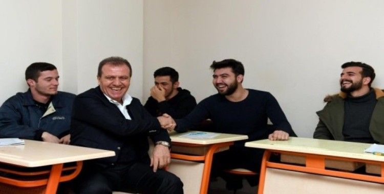 Başkan Seçer, Tarsus’ta Kurs Merkezi öğrencileriyle bir araya geldi