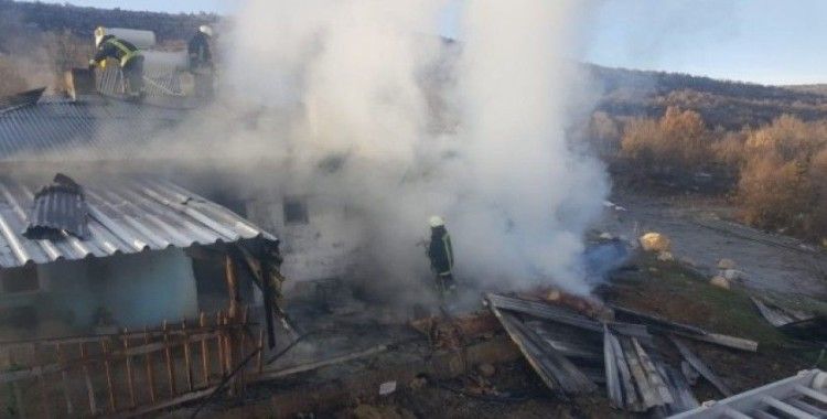 Karaman’da ev yangını korkuttu