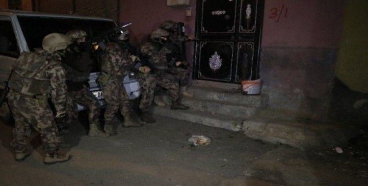 Adana'da sosyal medyada terör operasyonu: 11 gözaltı kararı