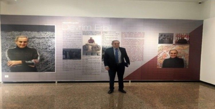 Tuvaldeki şiirin ressamı Devrim Erbil’in sergisine yoğun ilgi