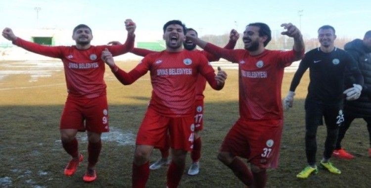 TFF 2. Lig: Sivas Belediyespor: 4 - Ankara Demirspor: 3
