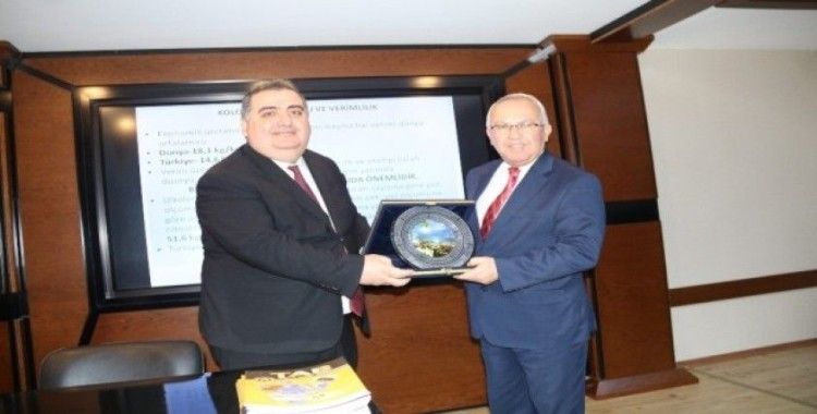 Türkiye Arı Yetiştiricileri Merkez Birliği Başkanı Şahin: "Türkiye bir bal cennetidir"
