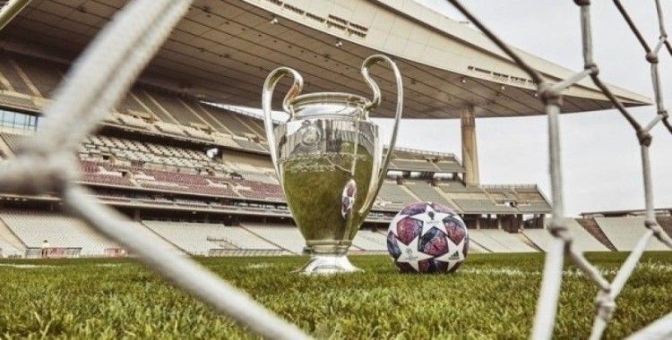 UEFA, İstanbul'da oynanacak Şampiyonlar Ligi finalinin topunu tanıttı