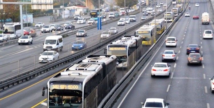 İBB'den metrobüs durakları arasında ulaşıma yüzde 79 oranında zam