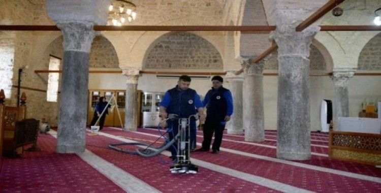 Kepez’den Antalya’ya cami temizliği hizmeti