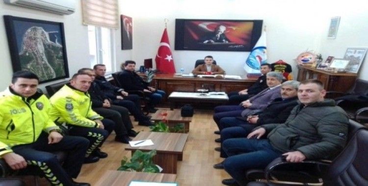 Türkeli’de otobüs kazalarının önlenmesine yönelik toplantı düzenlendi
