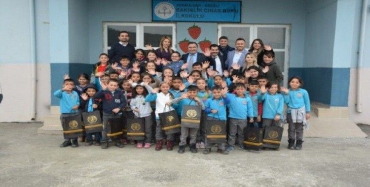 'Kardeş okuluma hediye' projesi Bakırlık İlkokulu'nda yapıldı