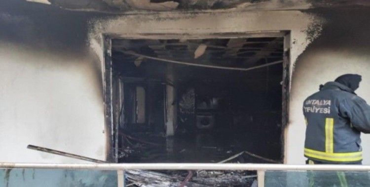 Antalya’da rezidans yangını