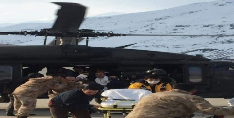 Bahçesaray’daki 5 hasta askeri helikopterle Van’a sevk edildi