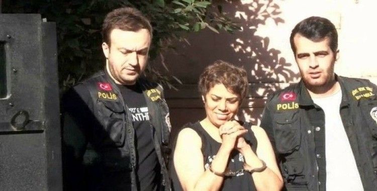 Karaköy'de başörtülü genç kızlara saldırıya 2 yıl 9 ay hapis