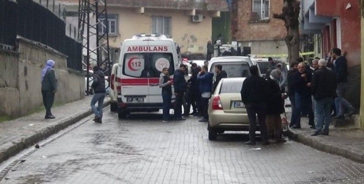 Diyarbakır'da park kavgasında silahlar konuştu: 2 yaralı