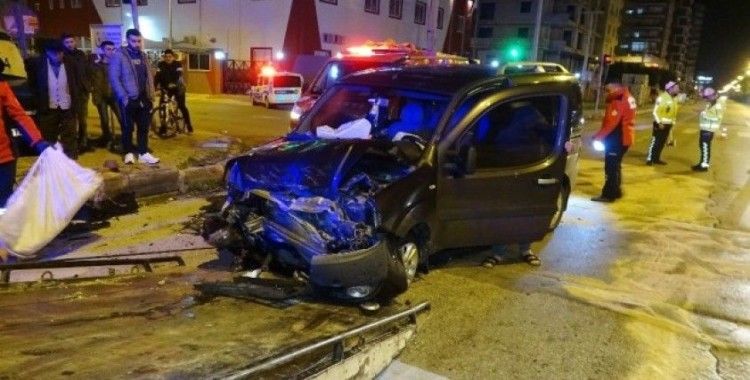 Mersin’de trafik kazaları: 9 yaralı