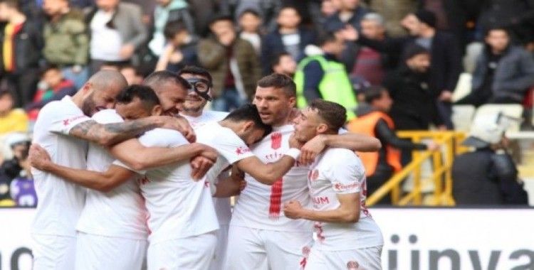 Antalyaspor'dan ikinci yarıda büyük çıkış