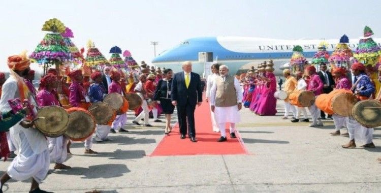 Ekonomik çöküntüdeki Hindistan'dan Trump için milyar dolarlık harcama