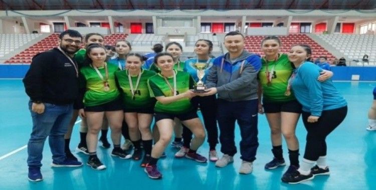 Anadolu Üniversitesi Yıldız Kadınlar Hentbol Takımı Türkiye finallerinde