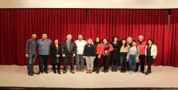 Mustafakemalpaşa bölge tiyatrosu 20 yaşında
